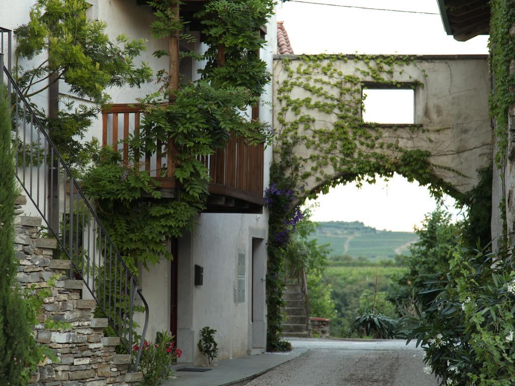 Boutique Hotel Dvor Dobrovo Exterior photo