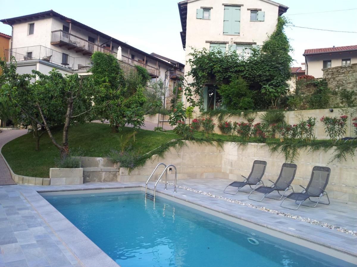 Boutique Hotel Dvor Dobrovo Exterior photo