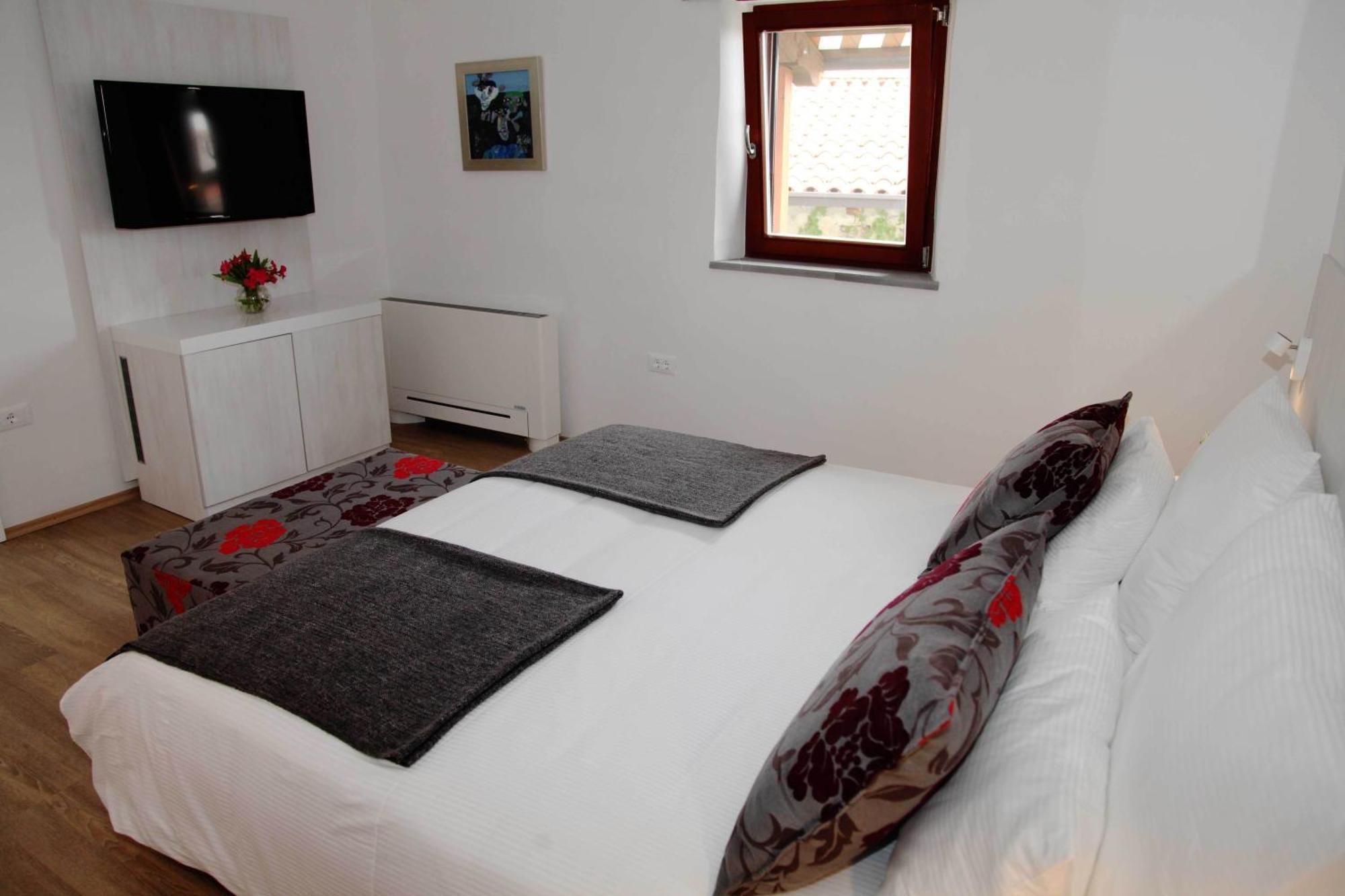 Boutique Hotel Dvor Dobrovo Room photo